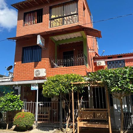 Mi Pueblo Natal Aptos Y Habitaciones Necoclí Exterior foto